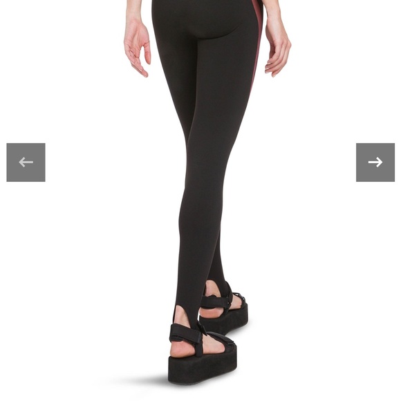 Wolford butterfly stirrup legging black/burgundy. Size M - Picture 4 of 9